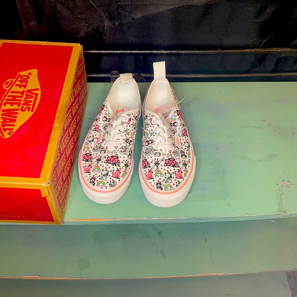 Vans Puppicorn size 2 NEW